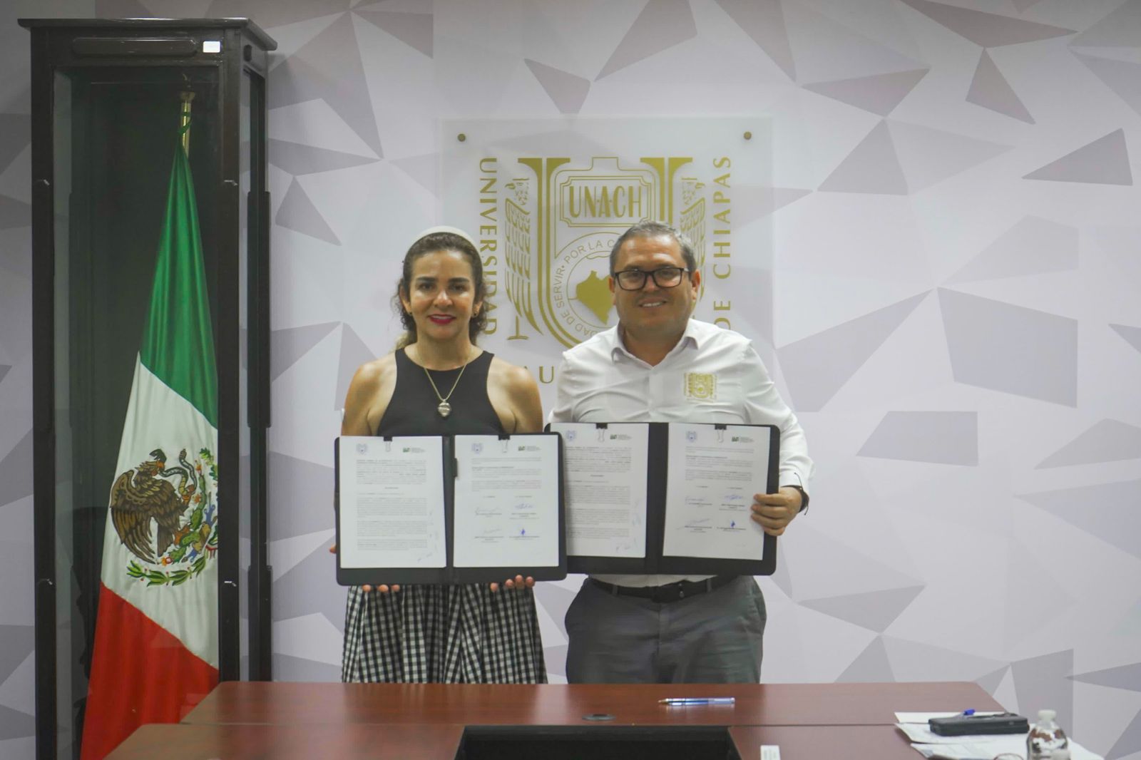 IAP Chiapas y la UNACH suscriben convenio de colaboración en materia de intercambio académico